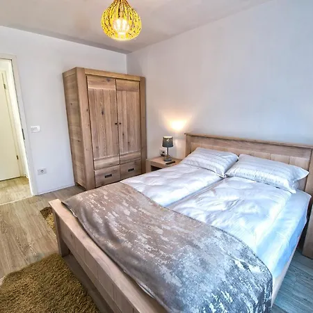 Home&travel One Apartment *
