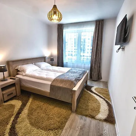 Home&travel One Apartment