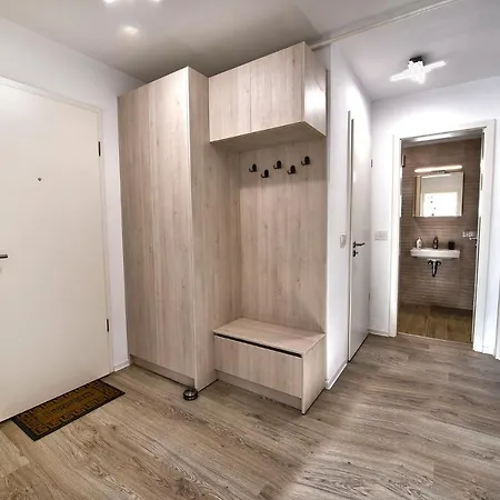 Home&travel One Apartment